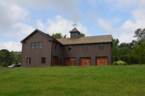 Brown Barn Garage - Old Town Barns