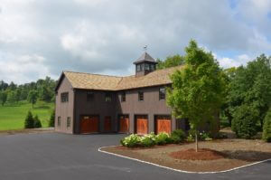 Brown Barn Garage - Old Town Barns